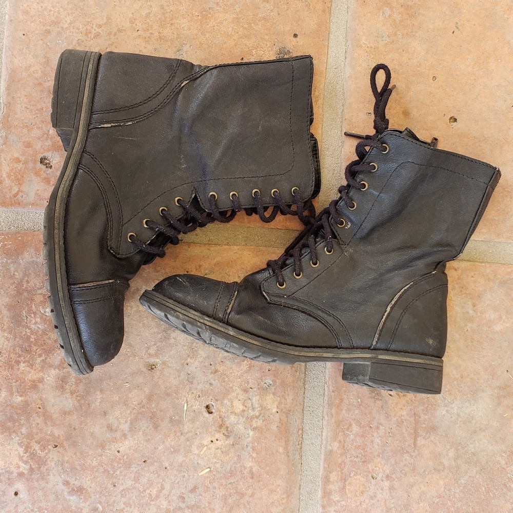 Black Lace-Up Boots